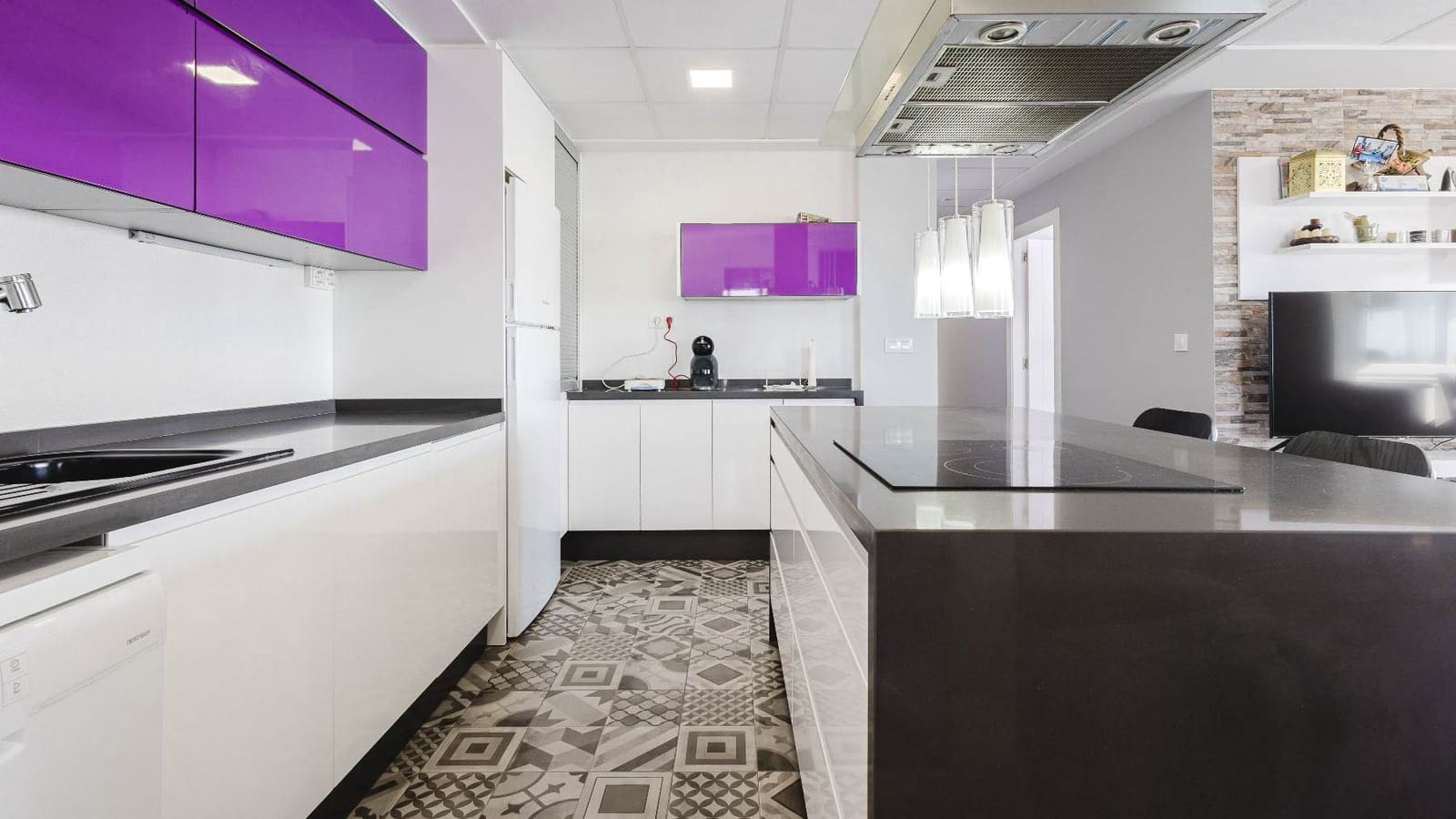 Apartamento de 3 habitaciones en Torrevieja en venta con piscina garaje - 389.500 € (Ref: 9793194)