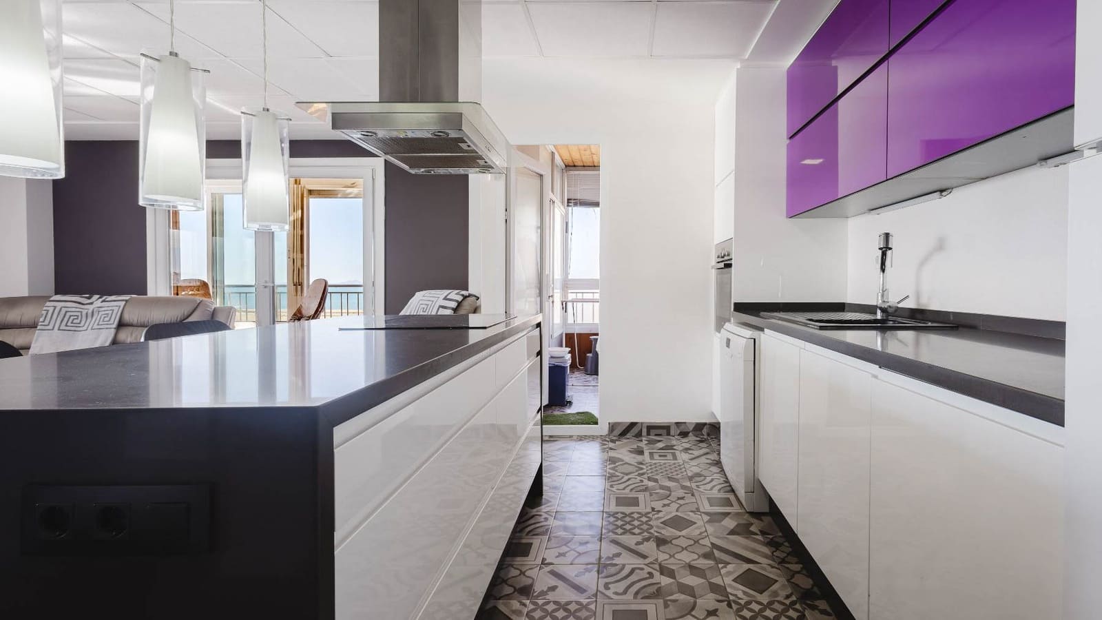 Apartamento de 3 habitaciones en Torrevieja en venta con piscina garaje - 389.500 € (Ref: 9793194)