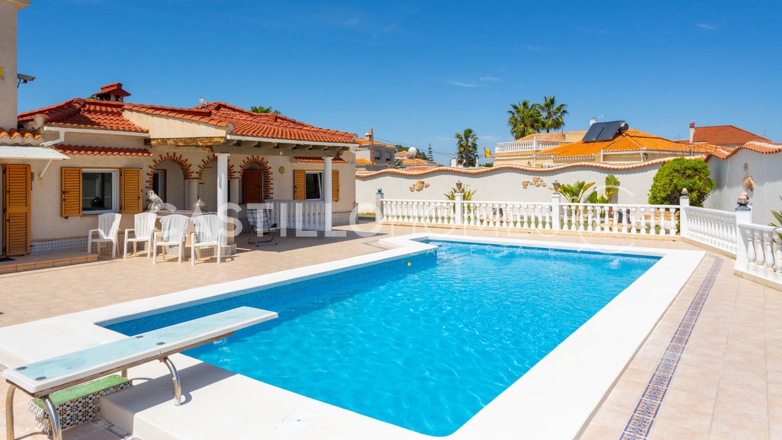 4 camera da letto Villa in vendita in Torrevieja con piscina garage - 545.000 € (Rif: 9795352)