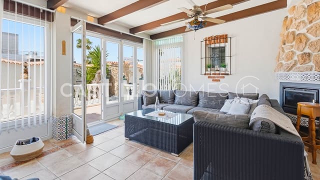 4 sypialnia Willa na sprzedaż w El Chaparral - La Siesta - La Torreta, Torrevieja z basenem garażem - 545 000 € (Ref: 9795352)