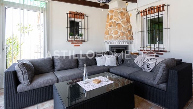 4 sypialnia Willa na sprzedaż w El Chaparral - La Siesta - La Torreta, Torrevieja z basenem garażem - 545 000 € (Ref: 9795352)