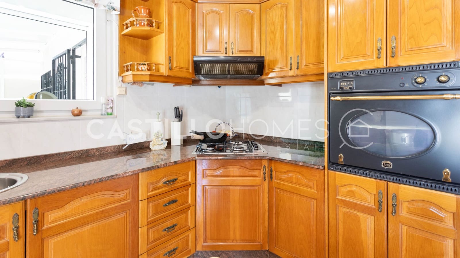 4 camera da letto Villa in vendita in Torrevieja con piscina garage - 545.000 € (Rif: 9795352)