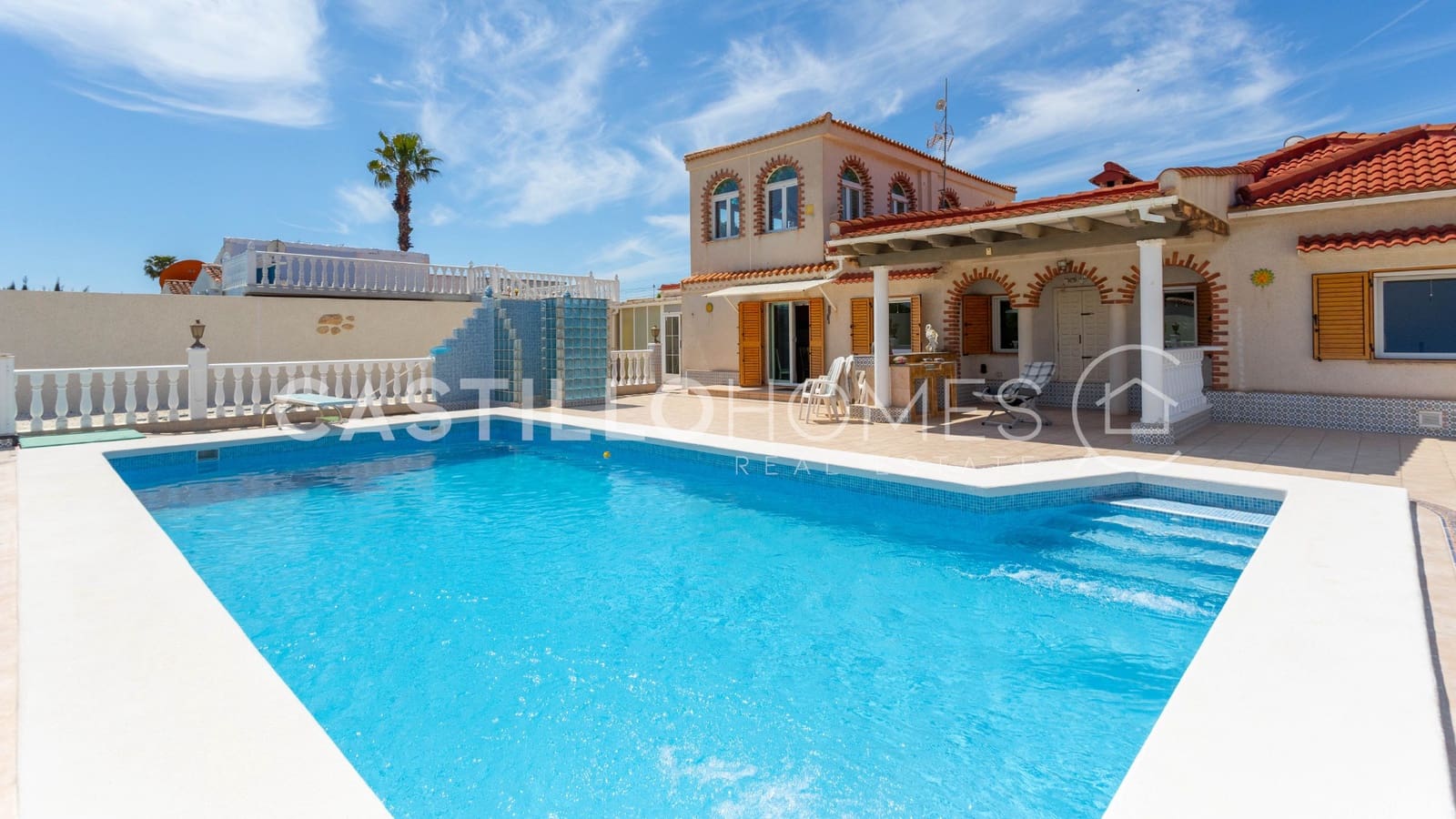 4 camera da letto Villa in vendita in Torrevieja con piscina garage - 545.000 € (Rif: 9795352)