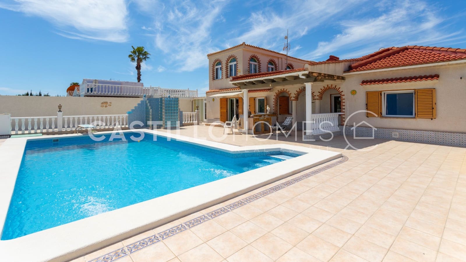 4 camera da letto Villa in vendita in Torrevieja con piscina garage - 545.000 € (Rif: 9795352)