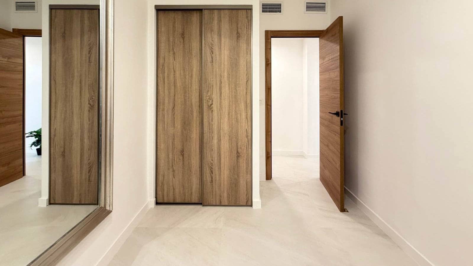 Apartamento de 4 habitaciones en Torrevieja en venta - 277.000 € (Ref: 9795535)