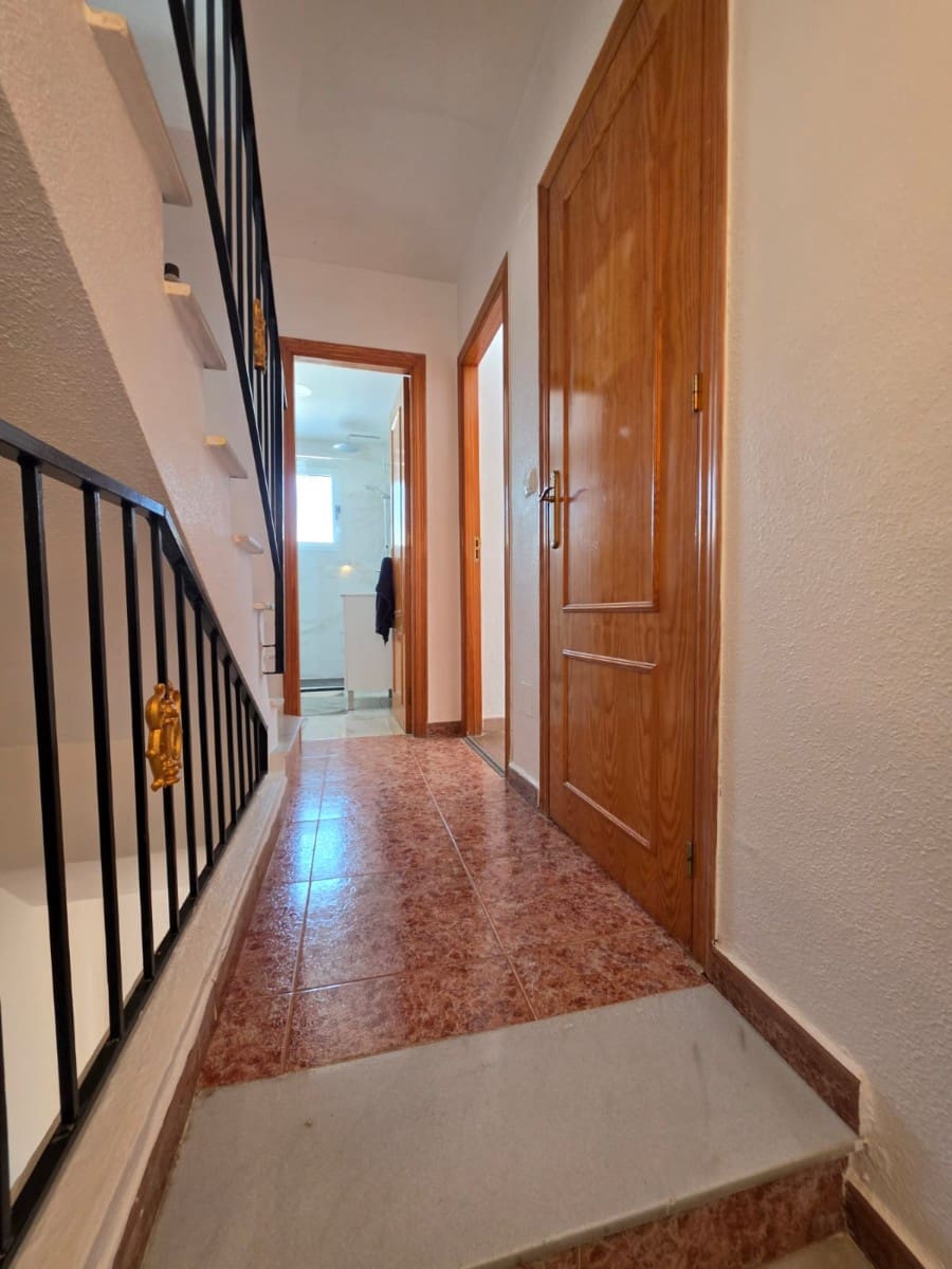 3 quarto Casa em Banda para venda em Torrevieja com piscina - 228 000 € (Ref: 9798204)