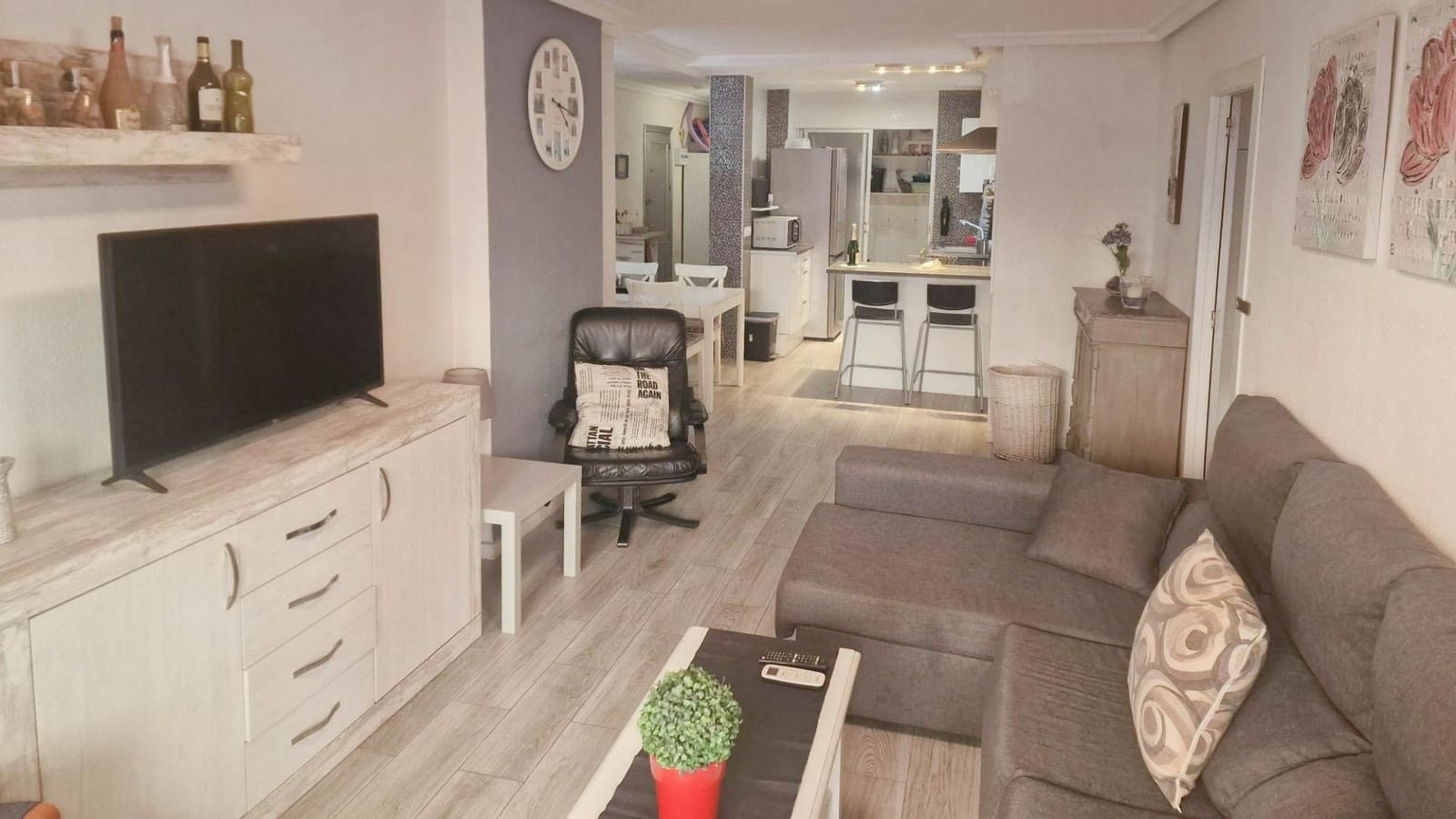 3 bedroom Apartment for sale in Torrevieja - € 209,000 (Ref: 9827954)