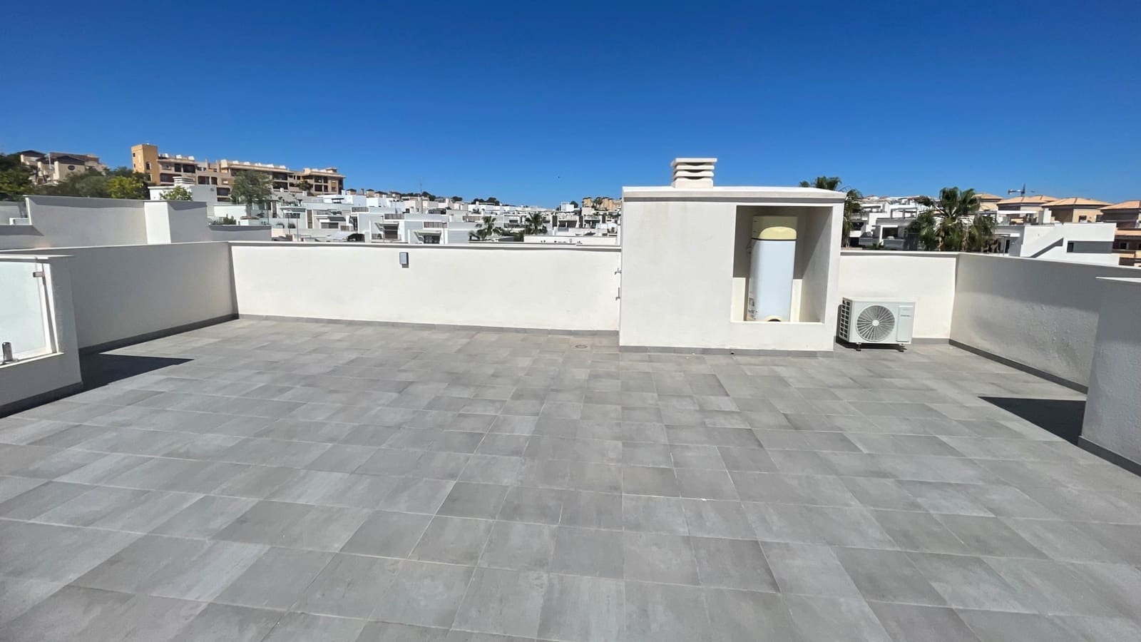 2 soverom Penthouse til salgs i Orihuela Costa med svømmebasseng - € 255 000 (Ref: 9834109)