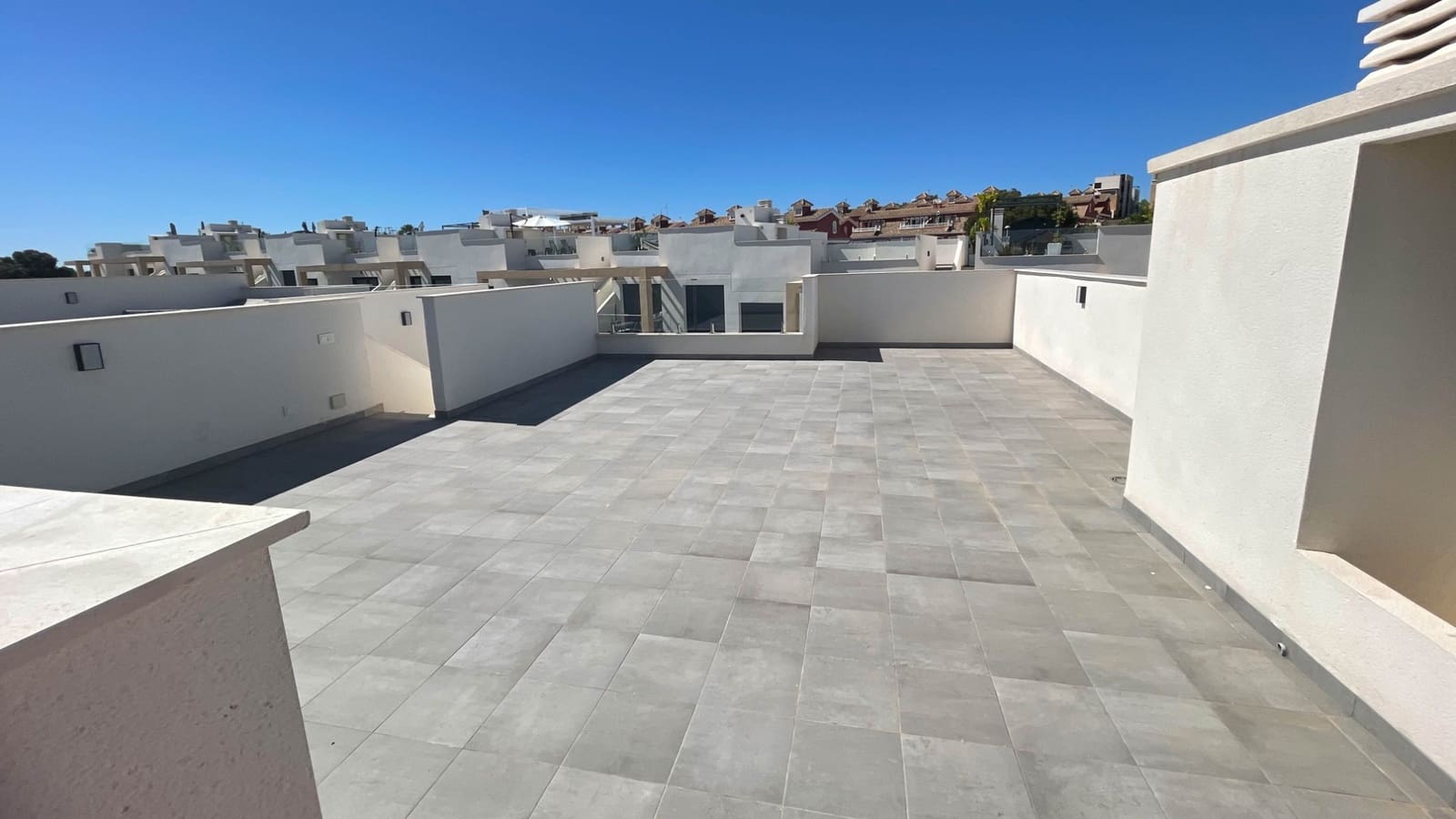 2 soverom Penthouse til salgs i Orihuela Costa med svømmebasseng - € 255 000 (Ref: 9834109)