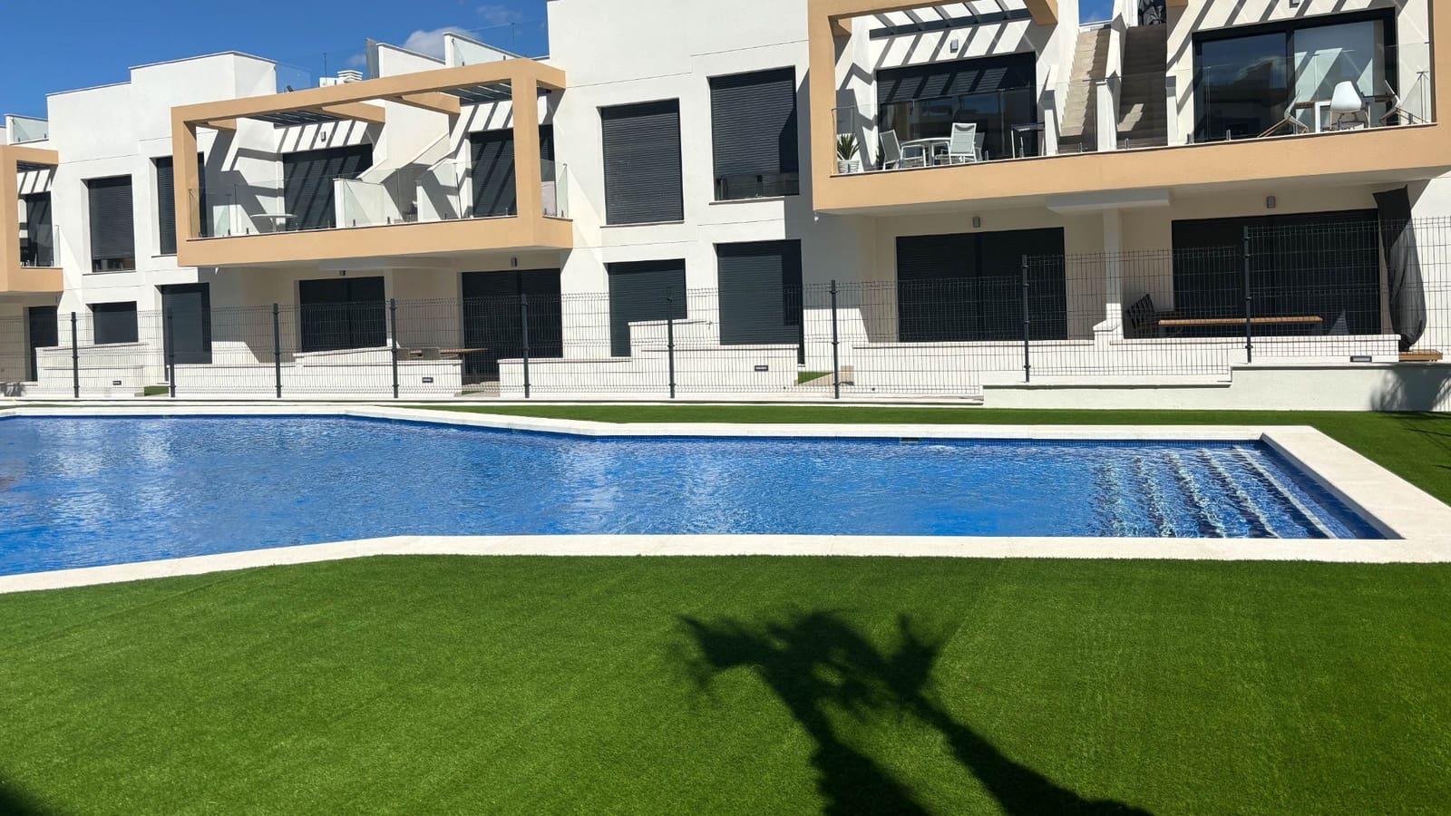 2 soverom Penthouse til salgs i Orihuela Costa med svømmebasseng - € 255 000 (Ref: 9834109)