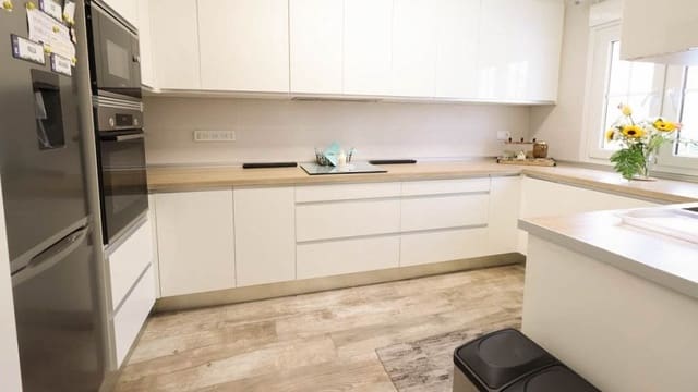 4 soverom Villa til salgs i Blue Lagoon med svømmebasseng - € 408 000 (Ref: 9857945)