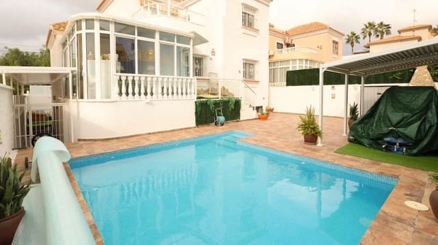 4 soverom Villa til salgs i Blue Lagoon med svømmebasseng - € 408 000 (Ref: 9857945)