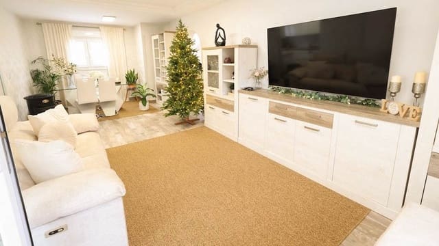 4 soverom Villa til salgs i Blue Lagoon med svømmebasseng - € 408 000 (Ref: 9857945)