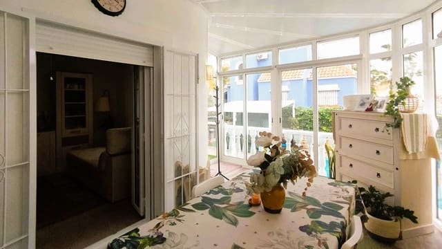 4 soverom Villa til salgs i Blue Lagoon med svømmebasseng - € 408 000 (Ref: 9857945)