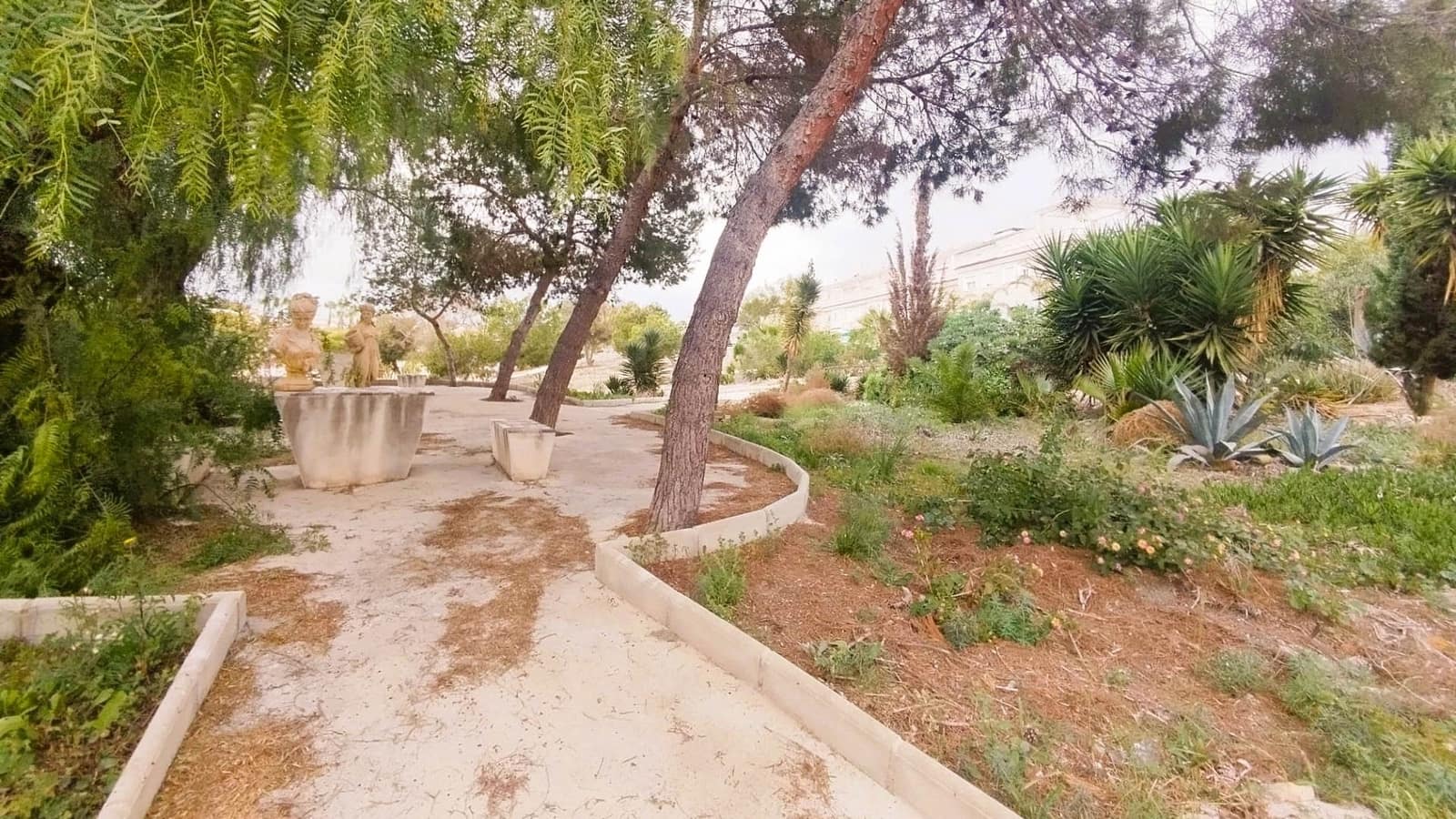 4 soverom Villa til salgs i Blue Lagoon med svømmebasseng - € 408 000 (Ref: 9857945)