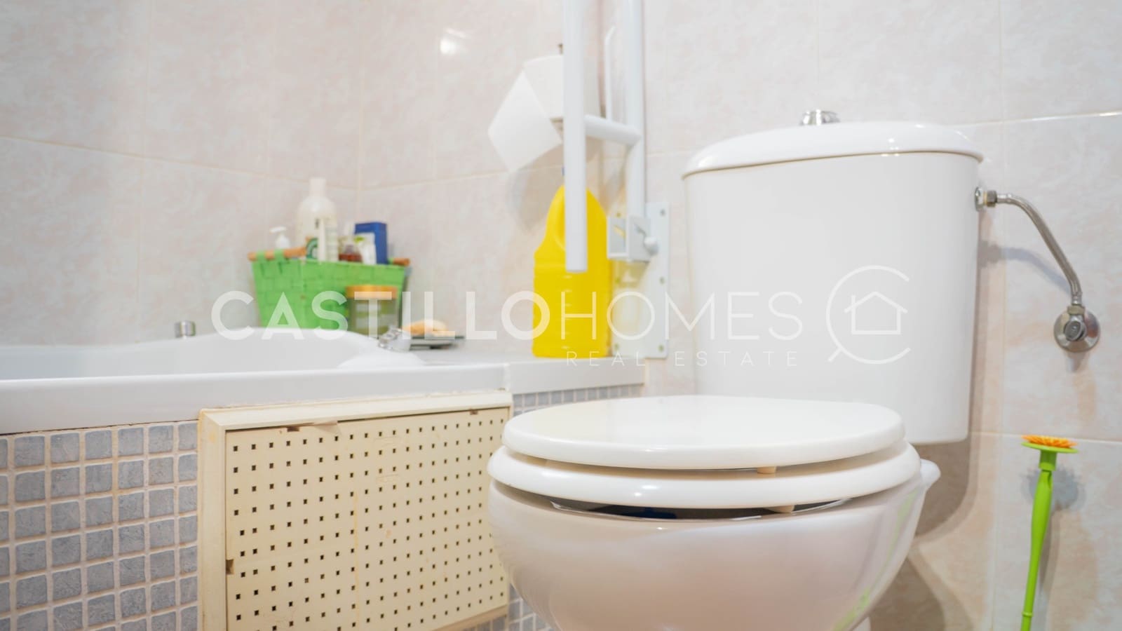 3 soverom Bungalow til salgs i La Florida med svømmebasseng garasje - € 196 999 (Ref: 9867505)