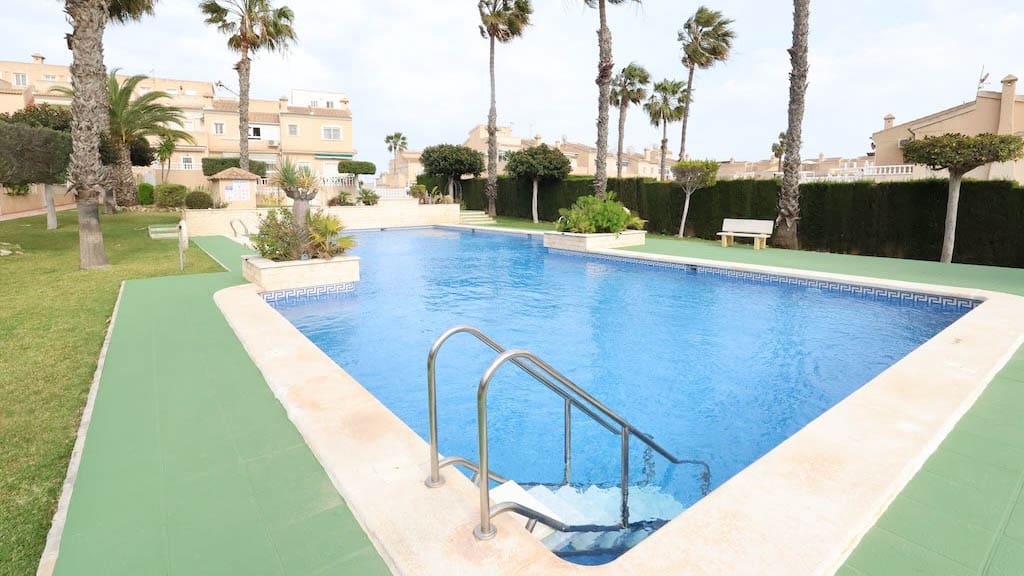 2 soveværelse Lejlighed til salg i Dona Pepa med swimmingpool - € 179.900 (Ref: 9889209)