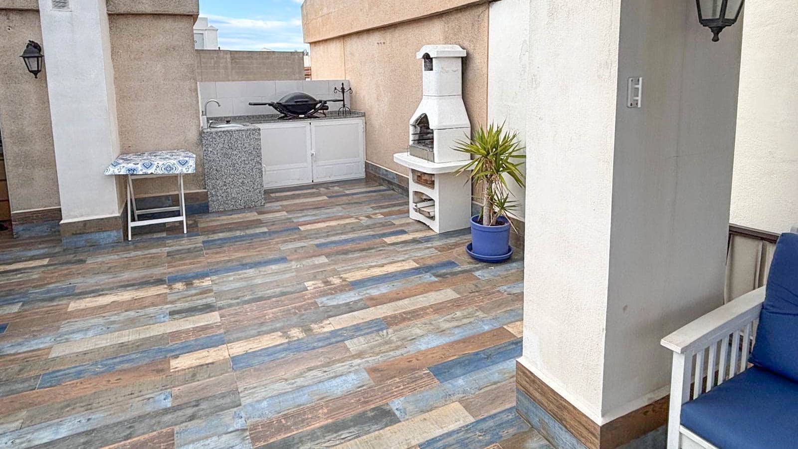 2 sypialnia Penthouse na sprzedaż w Torrevieja z garażem - 195 000 € (Ref: 9889385)