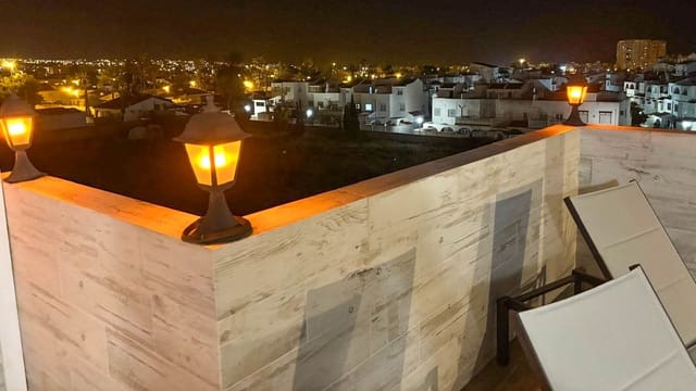 2 makuuhuone Kattohuoneisto myytävänä paikassa Nueva Torrevieja, Torrevieja mukana 
autotalli - 195 000 € (Ref: 9889385)