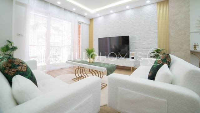 4 bedroom Apartment for sale in Centro - Muelle Pesquero, Torrevieja - € 285,000 (Ref: 9893250)