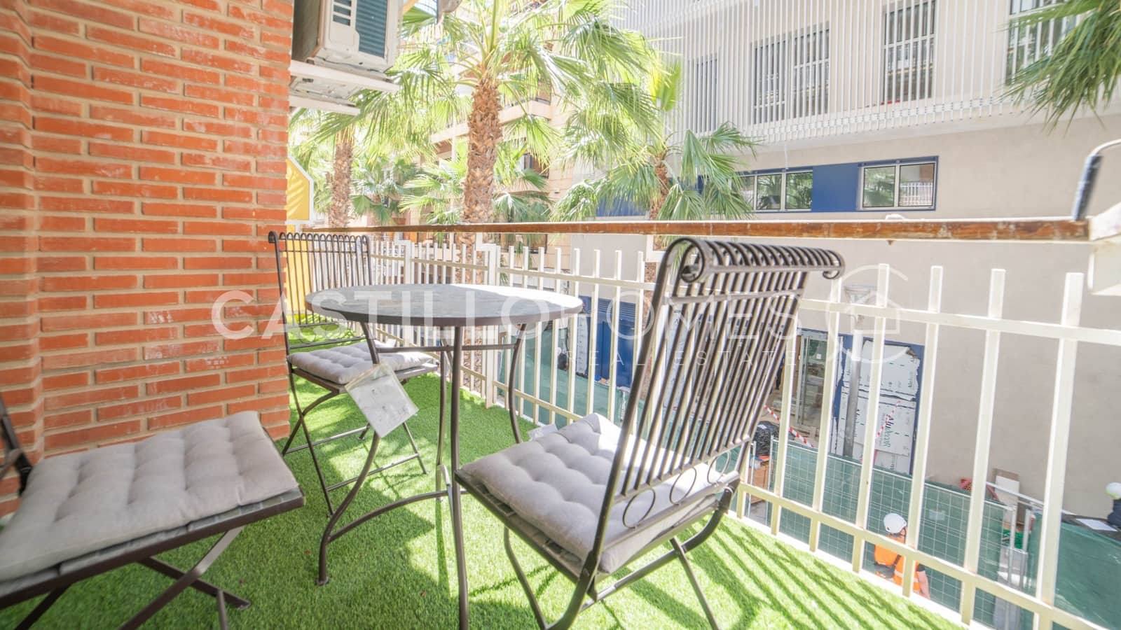 4 Zimmer Apartment zu verkaufen in Torrevieja - 285.000 € (Ref: 9893250)