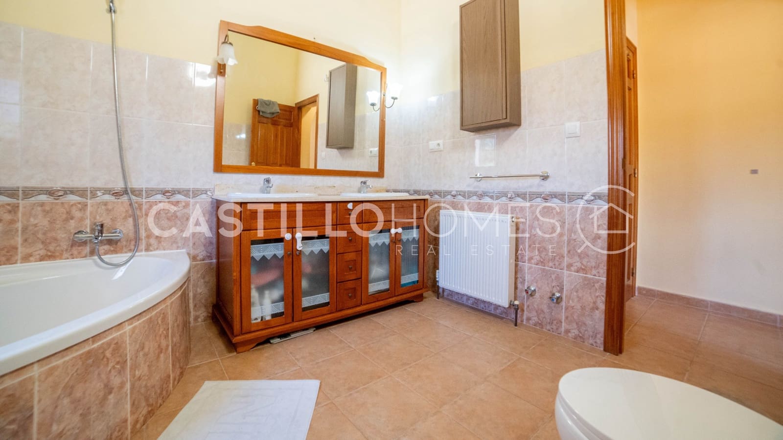 3 sypialnia Willa na sprzedaż w Rafal z basenem garażem - 649 990 € (Ref: 9895285)