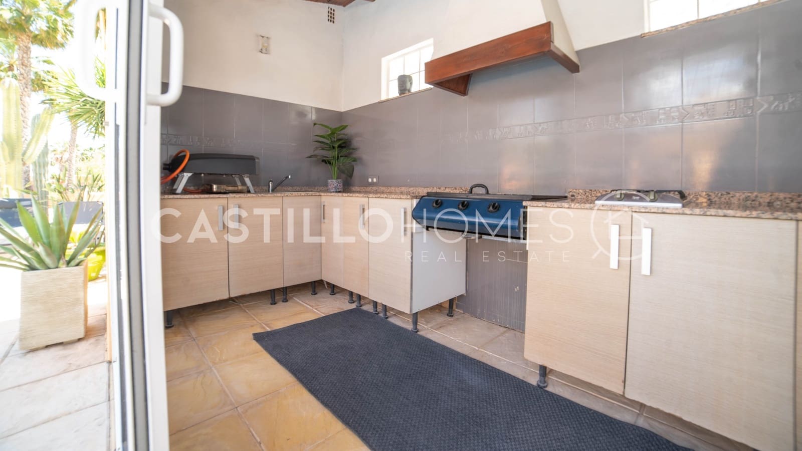 3 sypialnia Willa na sprzedaż w Rafal z basenem garażem - 649 990 € (Ref: 9895285)