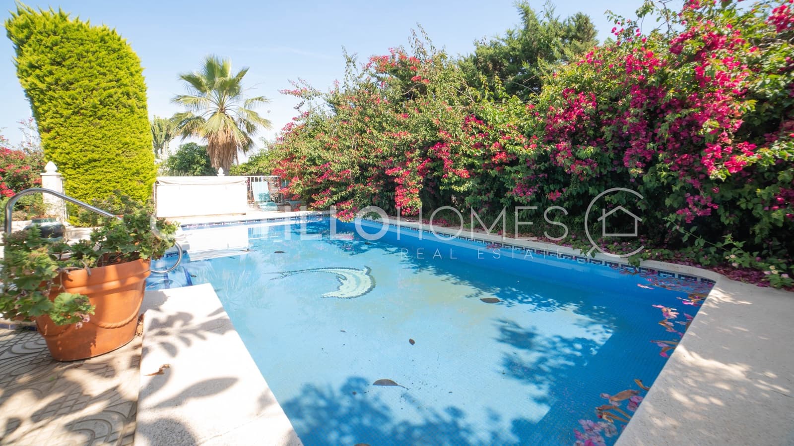 5 soveværelse Byhus til salg i La Veleta med swimmingpool garage - € 840.000 (Ref: 9924874)