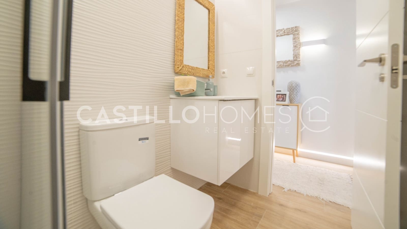 3 makuuhuone Huoneisto myytävänä paikassa Punta Prima mukana uima-altaan 
autotalli - 279 700 € (Ref: 9948852)