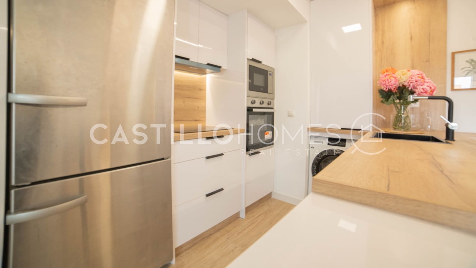 3 makuuhuone Huoneisto myytävänä paikassa Punta Prima mukana uima-altaan 
autotalli - 279 700 € (Ref: 9948852)