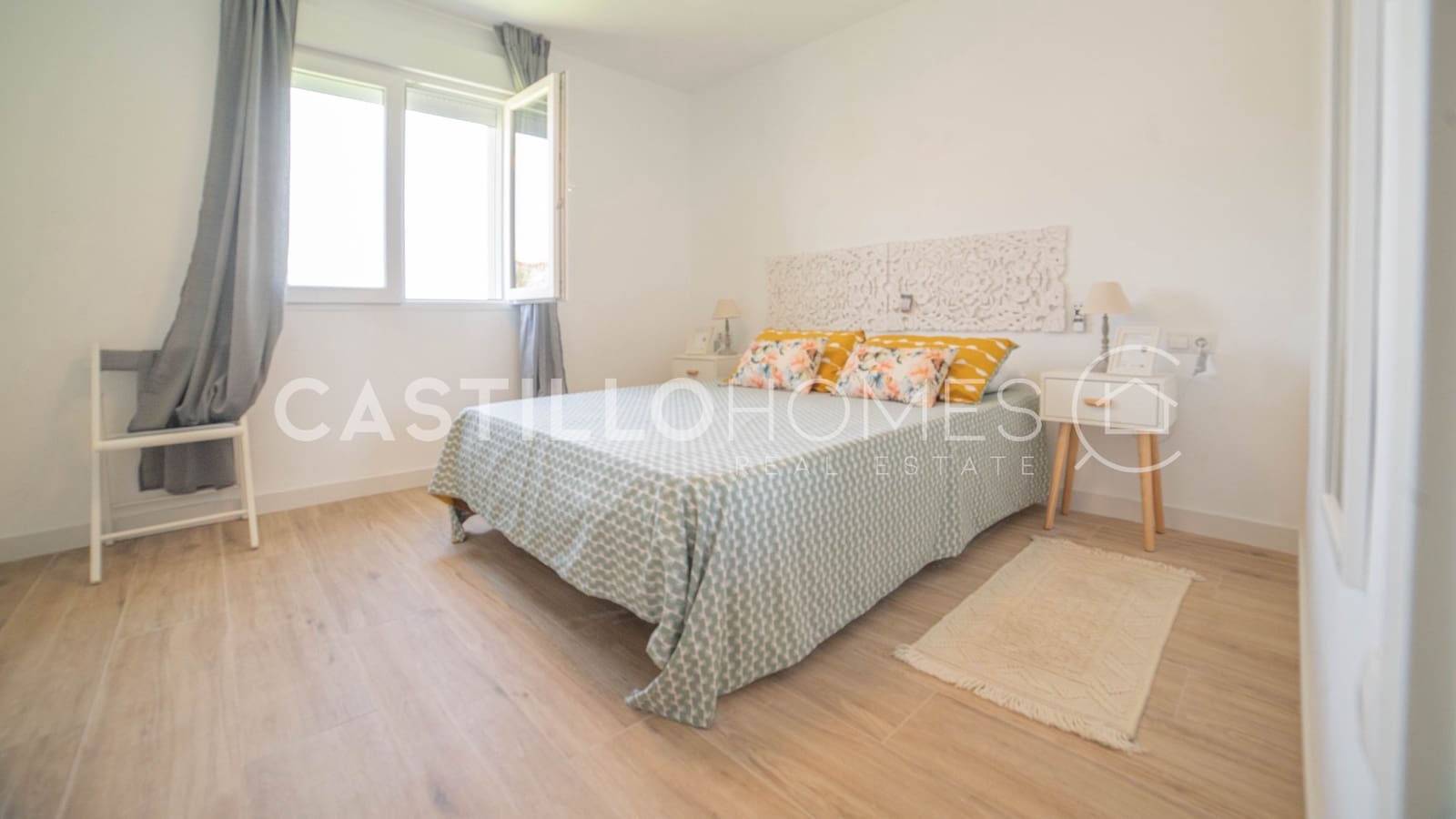 3 makuuhuone Huoneisto myytävänä paikassa Punta Prima mukana uima-altaan 
autotalli - 279 700 € (Ref: 9948852)
