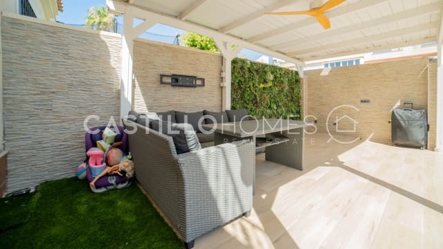 3 soverom Hus til salgs i Aguas Nuevas, Torrevieja med svømmebasseng - € 299 000 (Ref: 9983797)