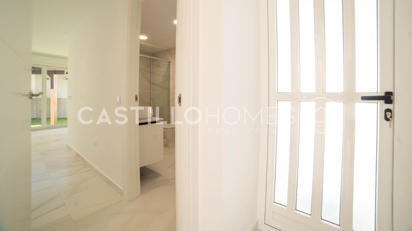 3 chambre Maison de Ville à vendre à Torrevieja avec piscine garage - 665 000 € (Ref: 9993690)