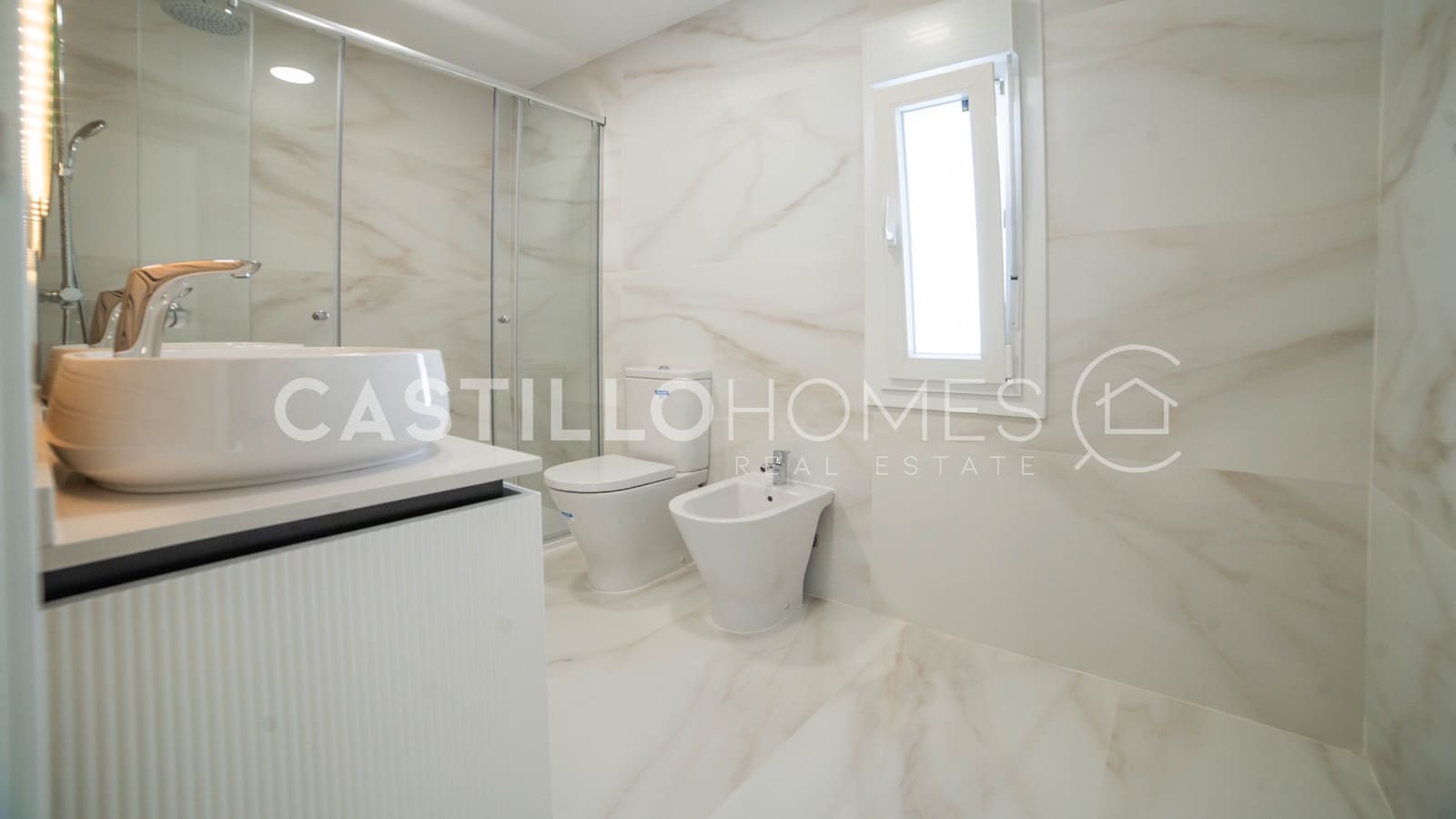 3 chambre Maison de Ville à vendre à Torrevieja avec piscine garage - 665 000 € (Ref: 9993690)