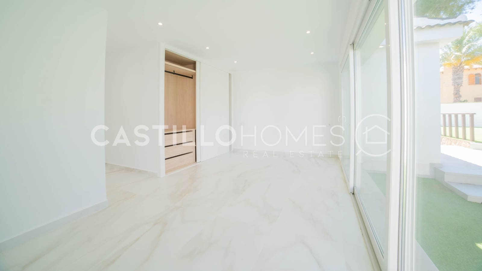 3 chambre Maison de Ville à vendre à Torrevieja avec piscine garage - 665 000 € (Ref: 9993690)