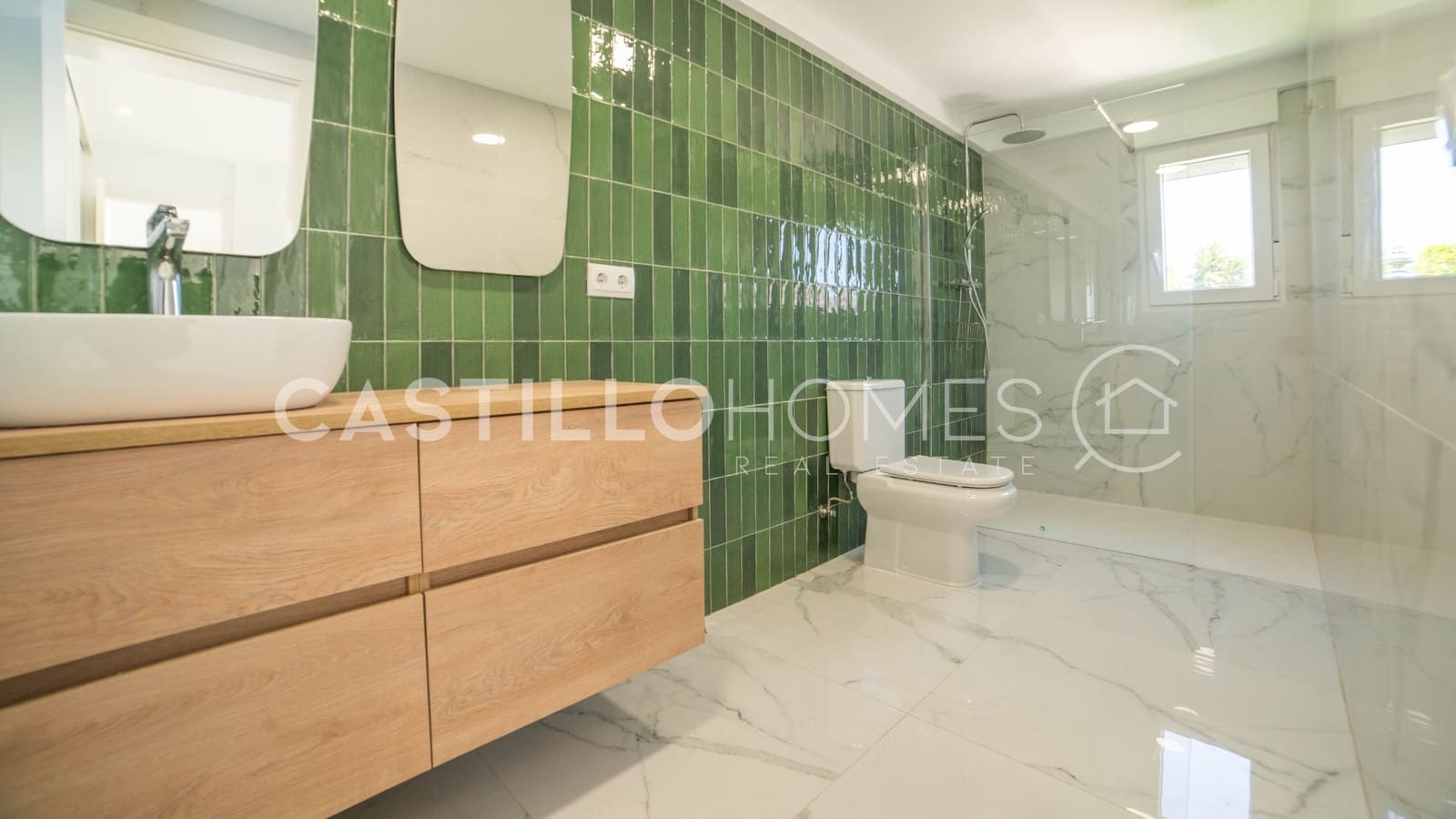 3 chambre Maison de Ville à vendre à Torrevieja avec piscine garage - 665 000 € (Ref: 9993690)