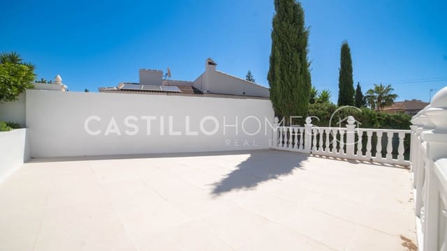 3 soverom Hus til salgs i Los Balcones - Los Altos, Torrevieja med svømmebasseng garasje - € 665 000 (Ref: 9993690)