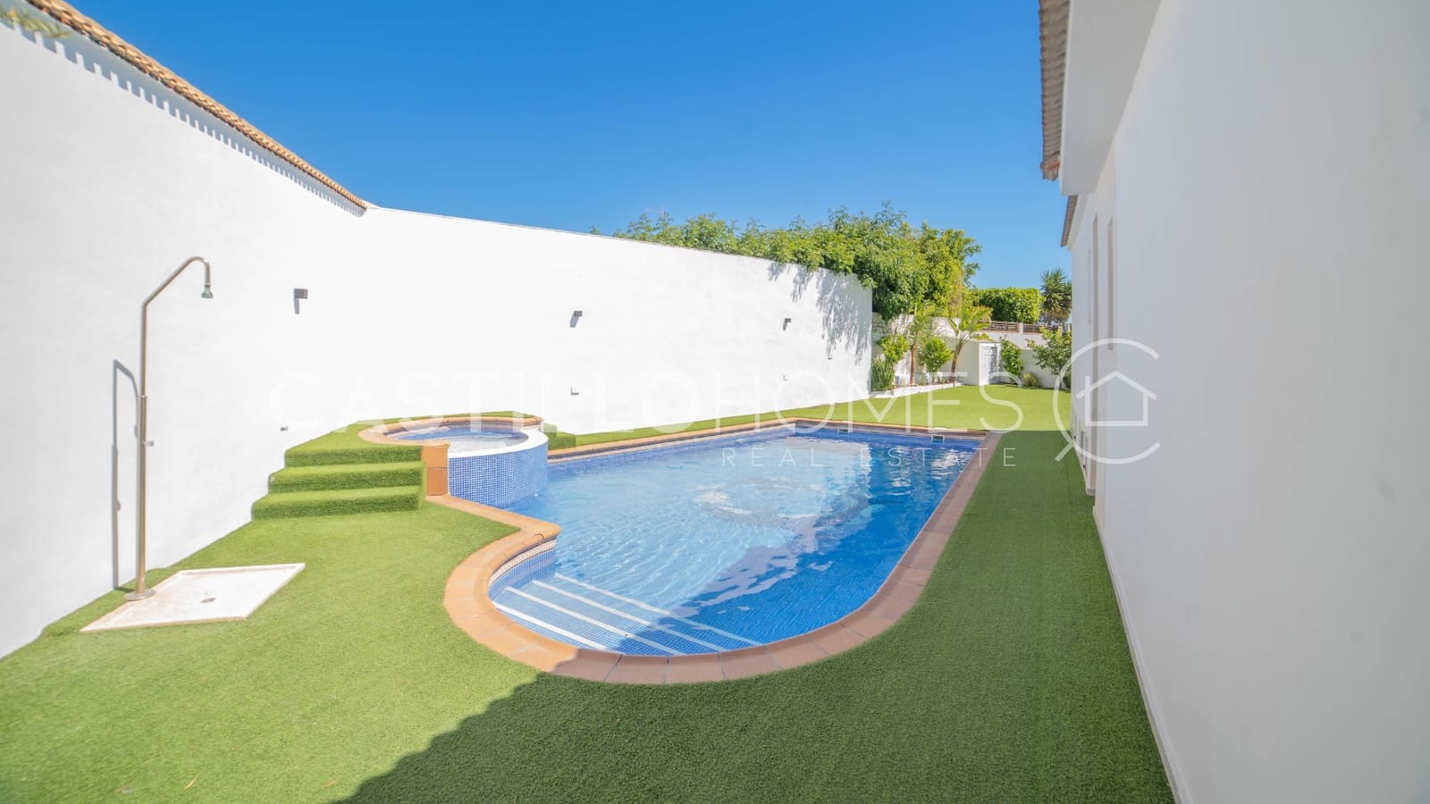 3 chambre Maison de Ville à vendre à Torrevieja avec piscine garage - 665 000 € (Ref: 9993690)
