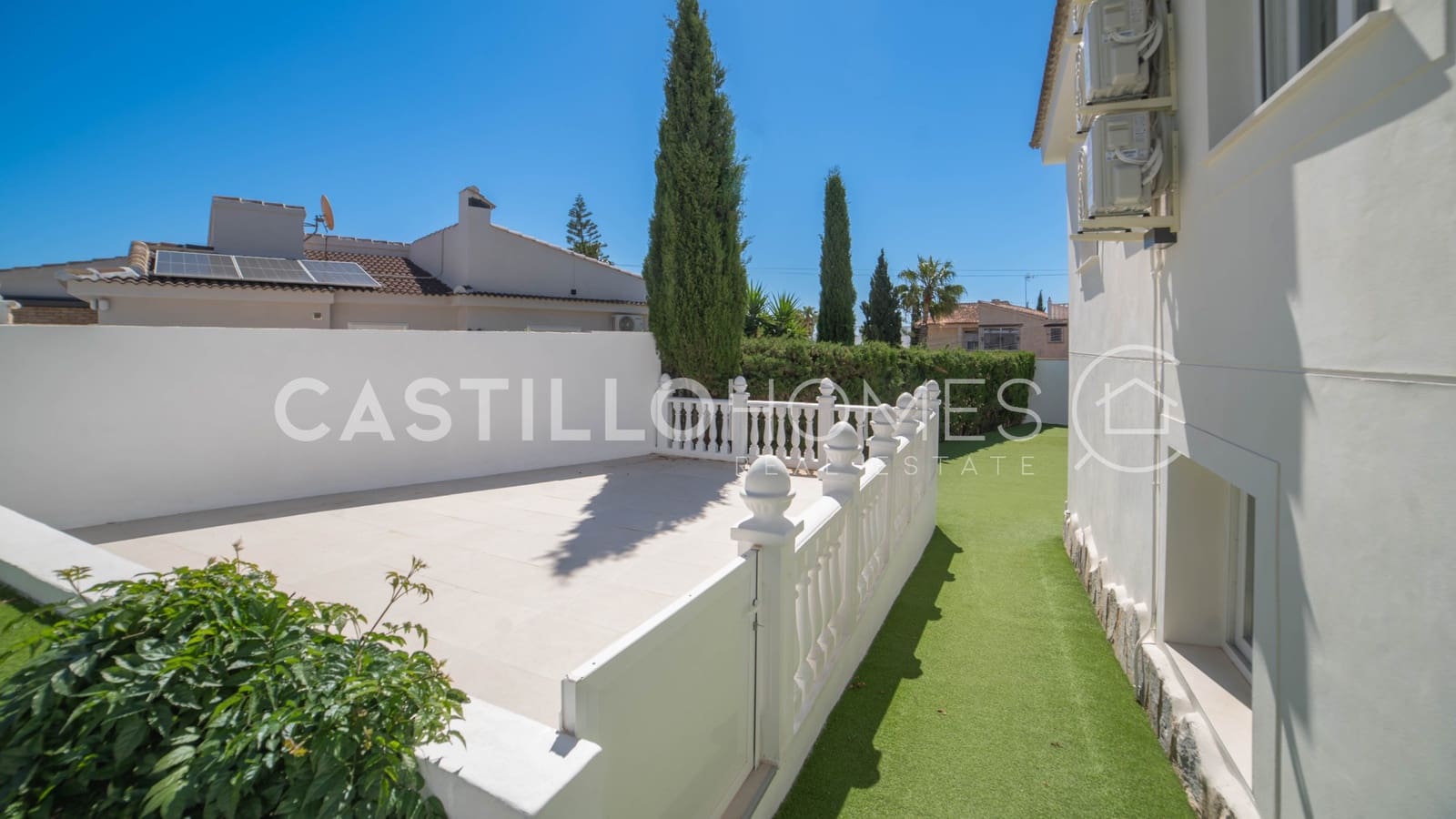 3 chambre Maison de Ville à vendre à Torrevieja avec piscine garage - 665 000 € (Ref: 9993690)