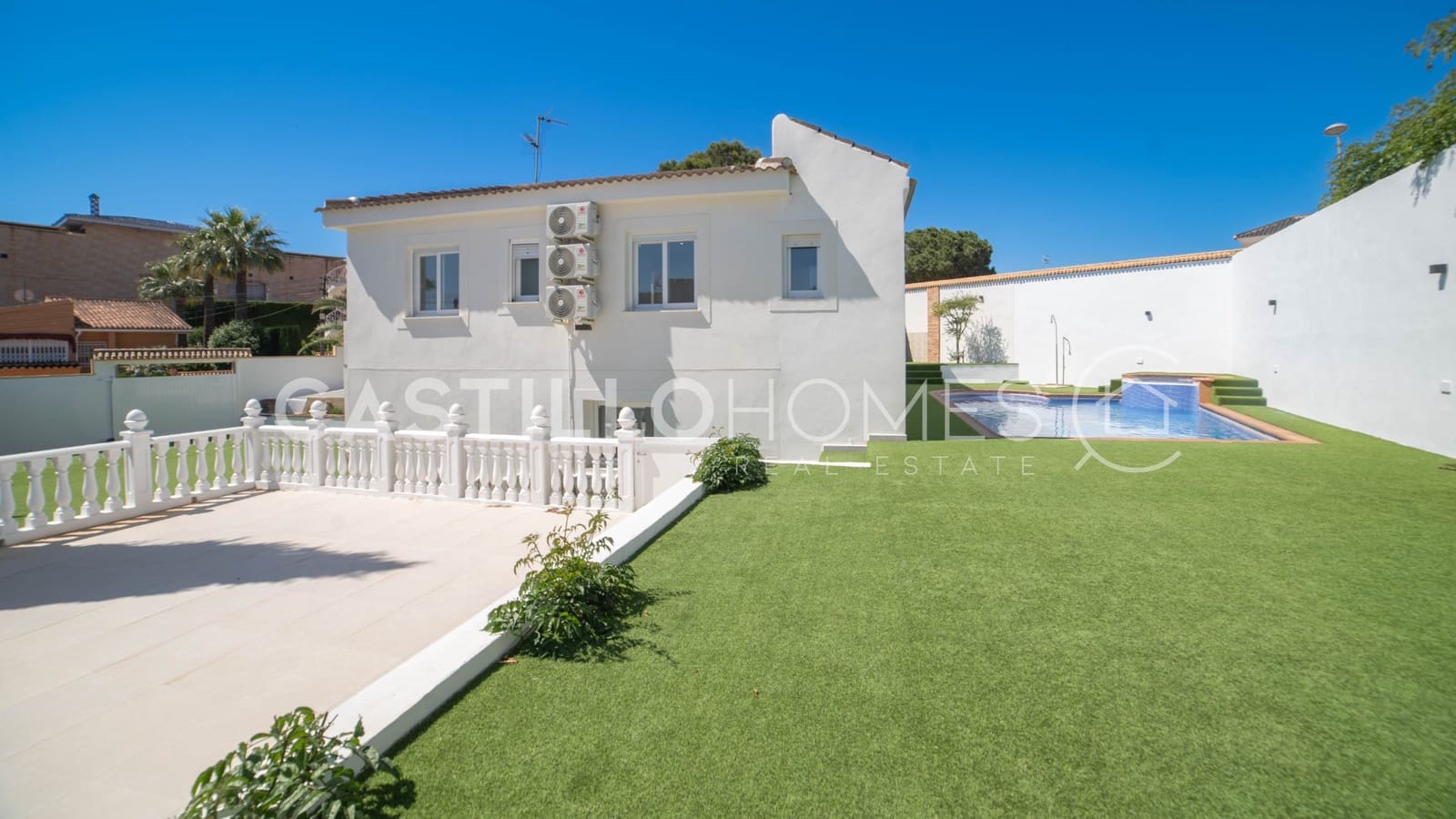 3 chambre Maison de Ville à vendre à Torrevieja avec piscine garage - 665 000 € (Ref: 9993690)