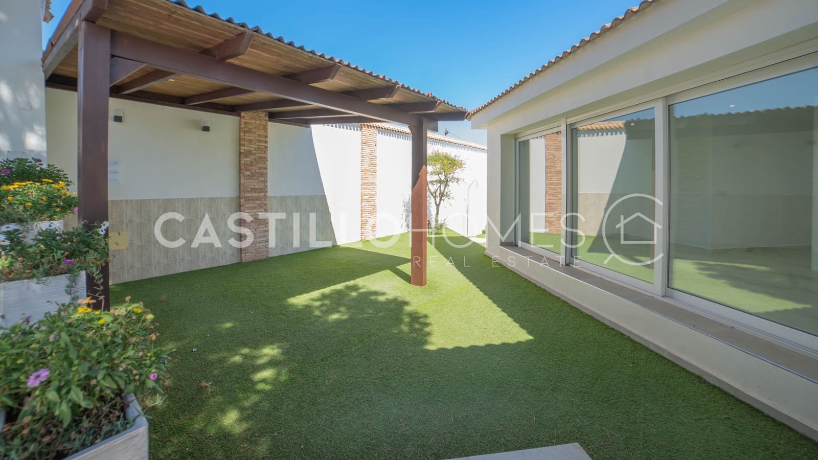 3 chambre Maison de Ville à vendre à Torrevieja avec piscine garage - 665 000 € (Ref: 9993690)