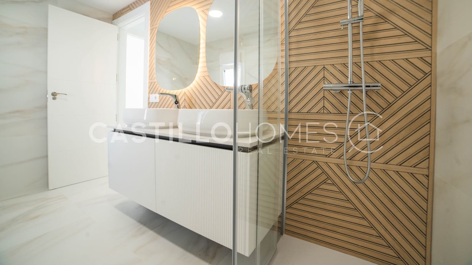 3 chambre Maison de Ville à vendre à Torrevieja avec piscine garage - 665 000 € (Ref: 9993690)
