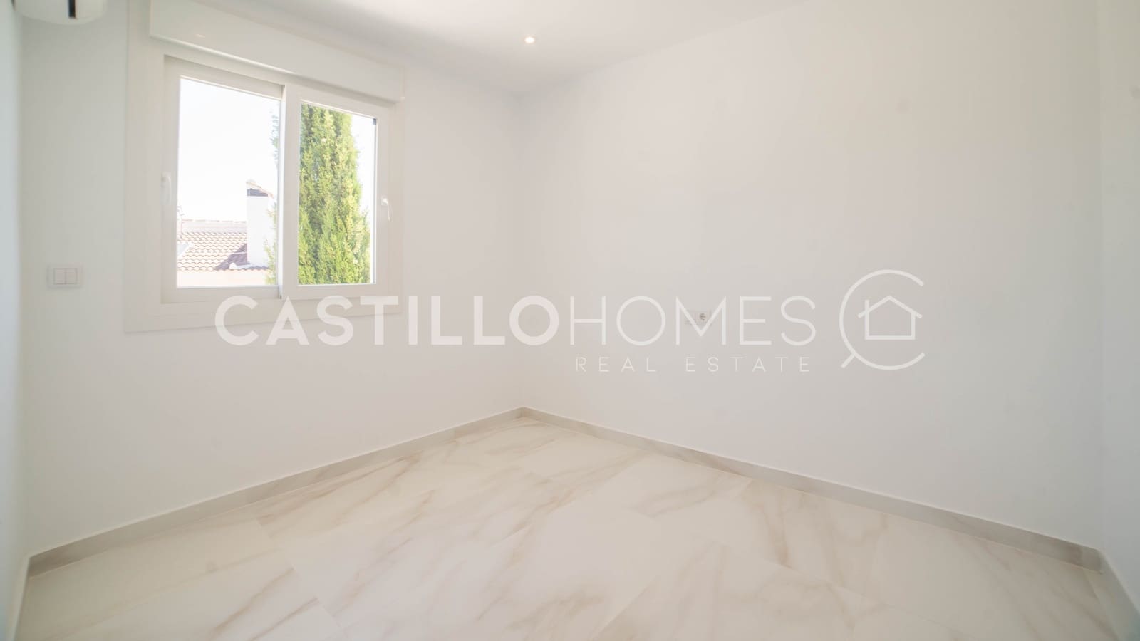 3 chambre Maison de Ville à vendre à Torrevieja avec piscine garage - 665 000 € (Ref: 9993690)