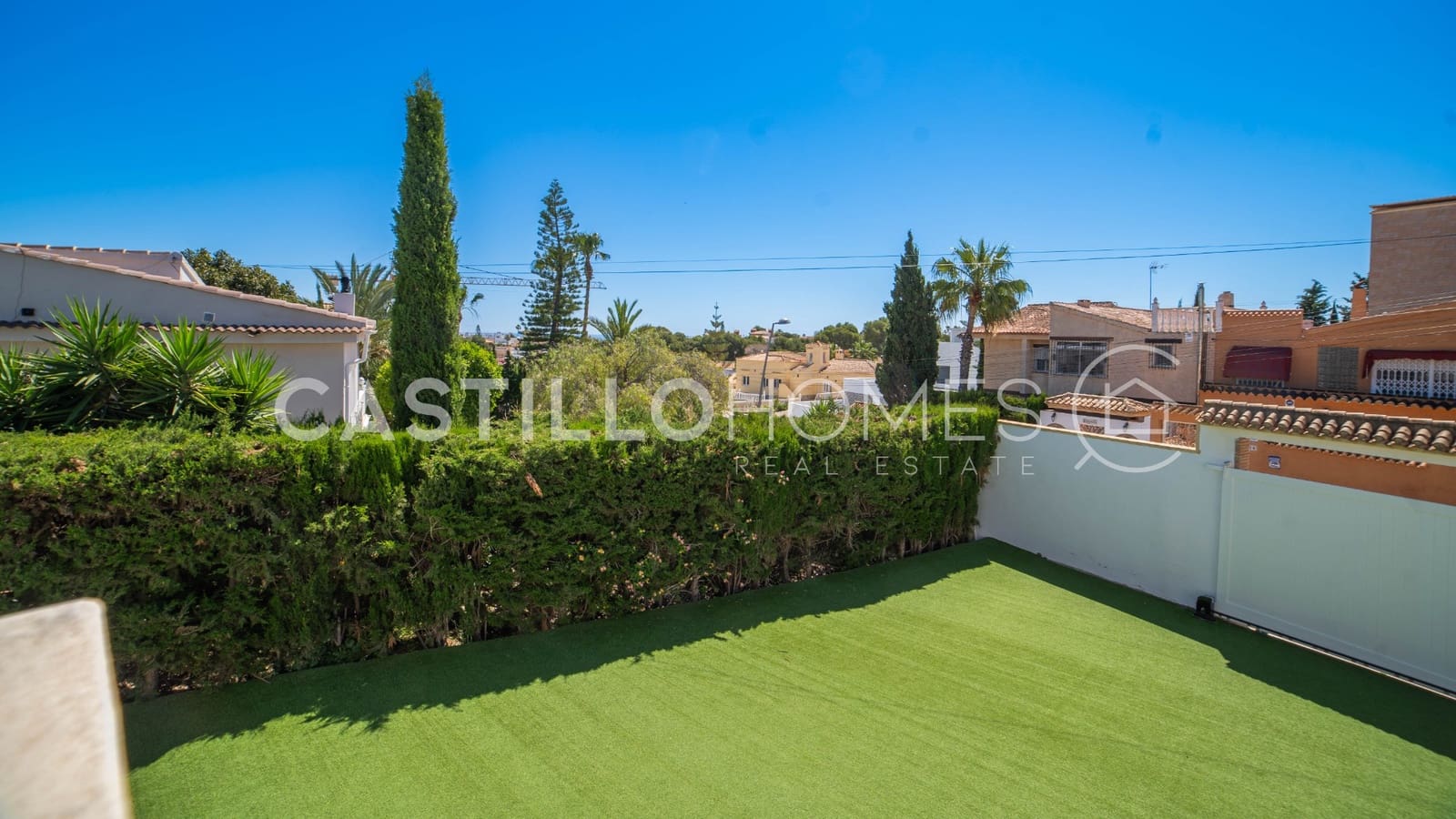 3 chambre Maison de Ville à vendre à Torrevieja avec piscine garage - 665 000 € (Ref: 9993690)