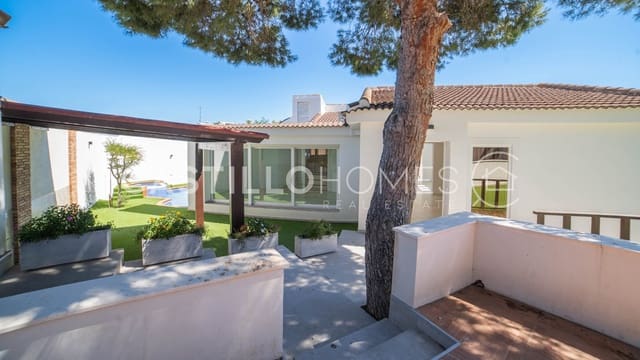 3 soverom Hus til salgs i Los Balcones - Los Altos, Torrevieja med svømmebasseng garasje - € 665 000 (Ref: 9993690)