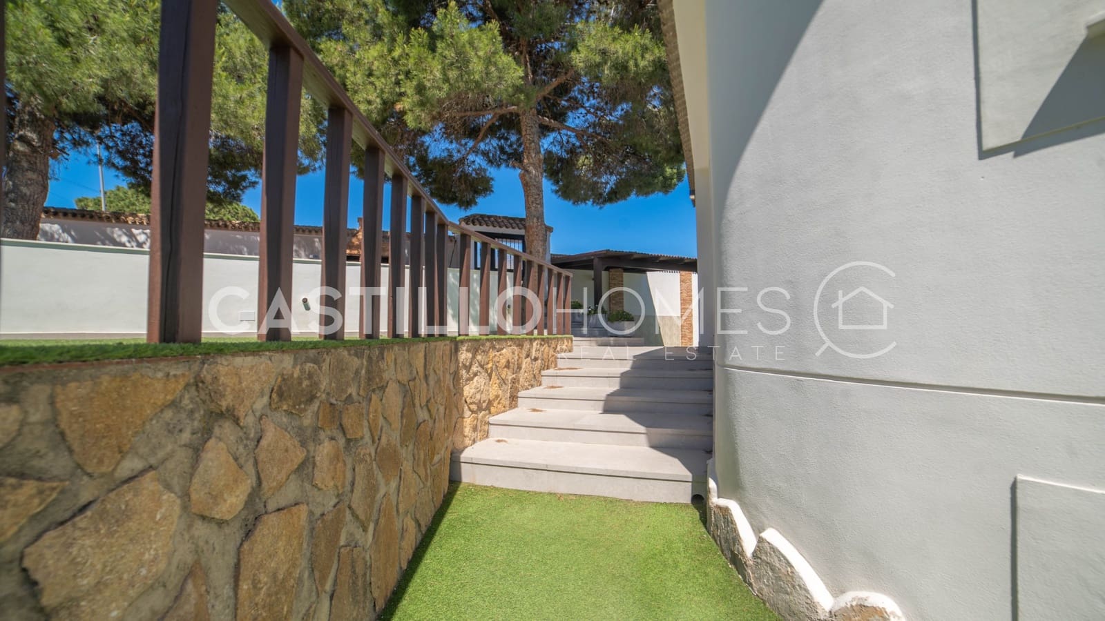 3 chambre Maison de Ville à vendre à Torrevieja avec piscine garage - 665 000 € (Ref: 9993690)