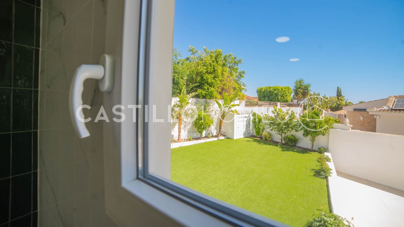 3 chambre Maison de Ville à vendre à Torrevieja avec piscine garage - 665 000 € (Ref: 9993690)