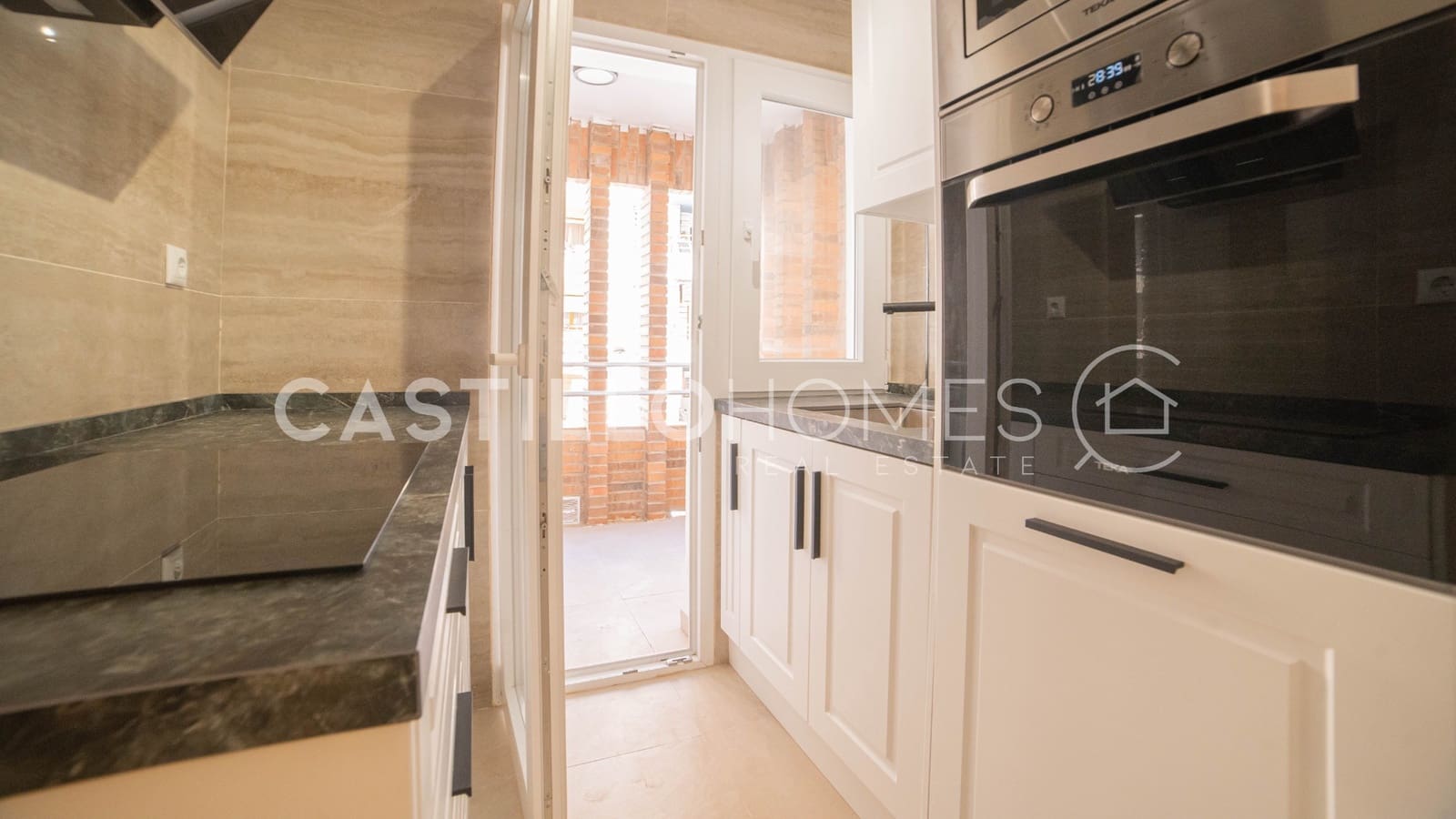 3 soveværelse Lejlighed til salg i Torrevieja - € 450.000 (Ref: 9999983)