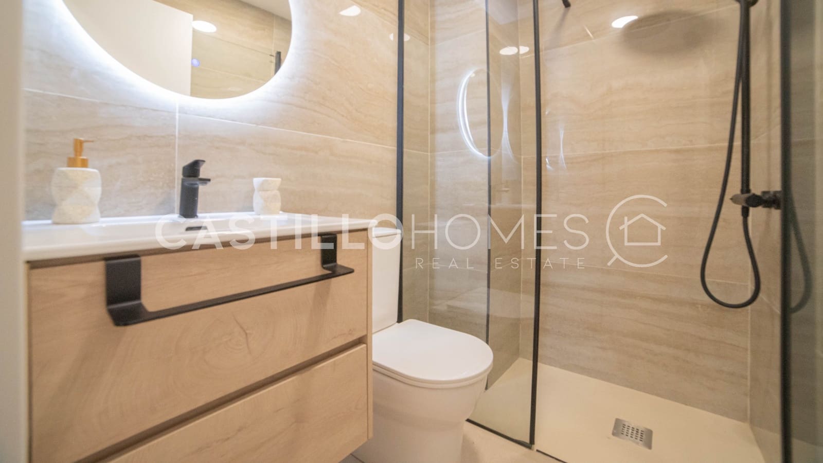 3 soveværelse Lejlighed til salg i Torrevieja - € 450.000 (Ref: 9999983)