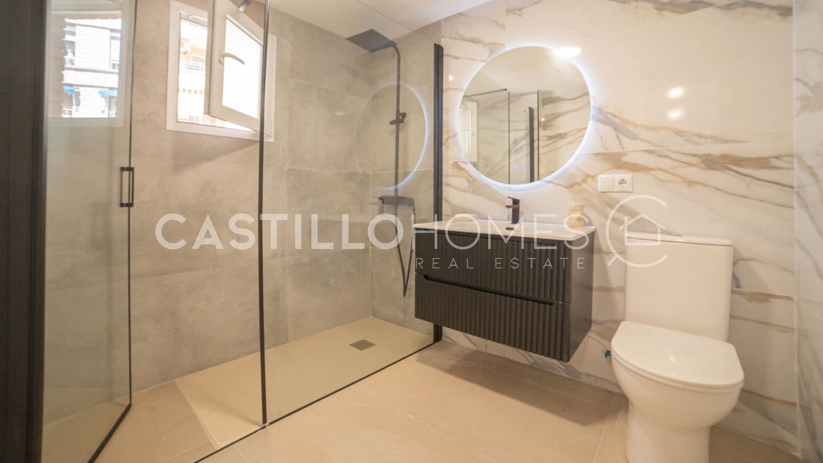 3 soveværelse Lejlighed til salg i Torrevieja - € 450.000 (Ref: 9999983)
